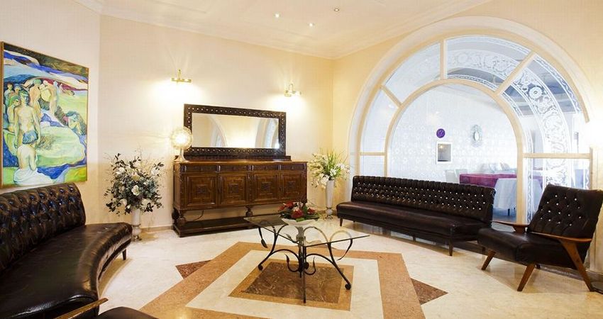 Dome Hotel
