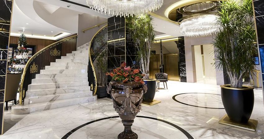 ROCKS HOTEL