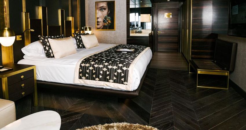 ROCKS HOTEL