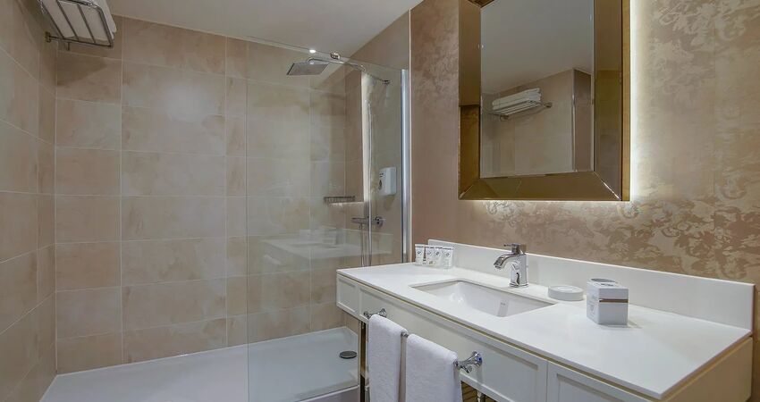Limak Cyprus Deluxe Hotel