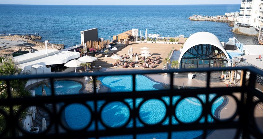 ROCKS HOTEL & CASINO