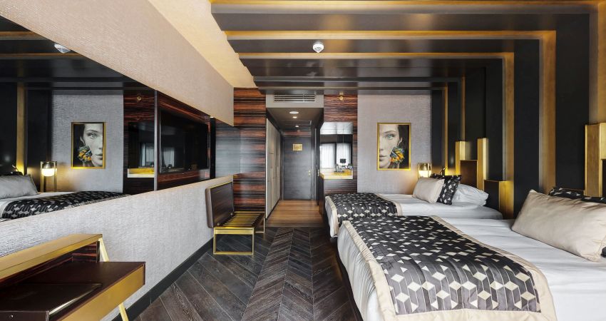 ROCKS HOTEL & CASINO