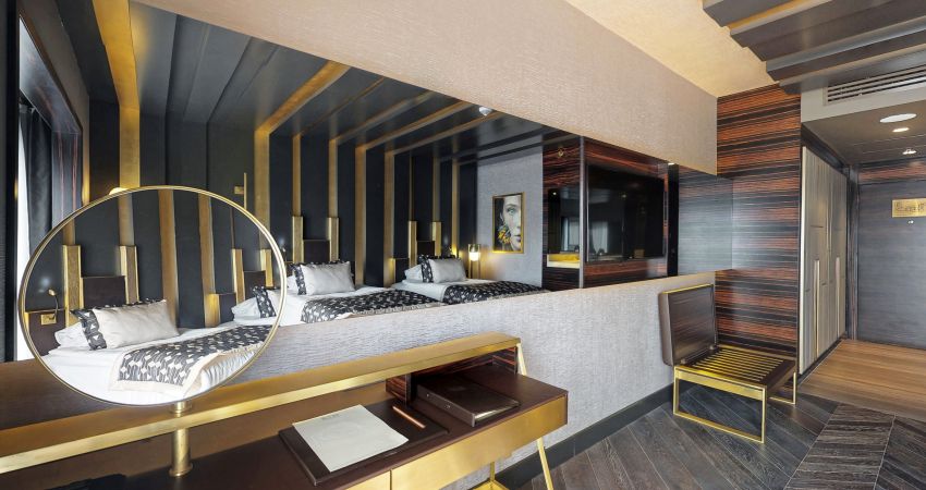 ROCKS HOTEL & CASINO