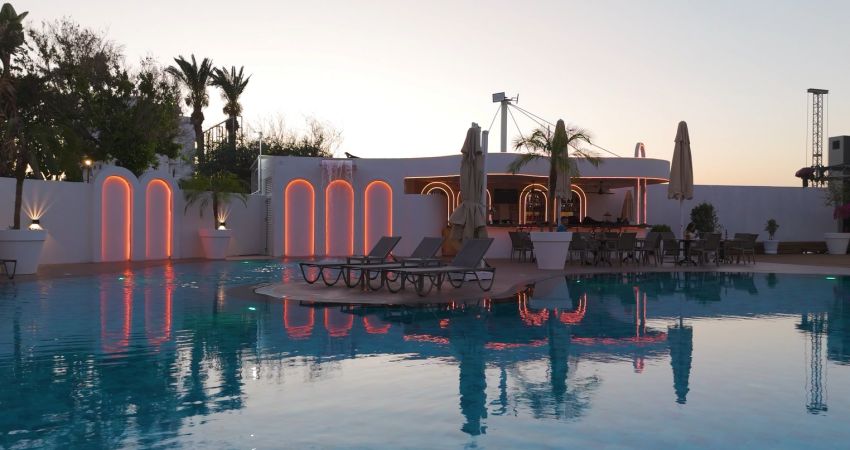 ROCKS HOTEL & CASINO